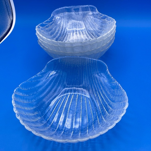 Set of 5 VTG clear glass clam scalloped snack candy bowls - Picture 1 of 6